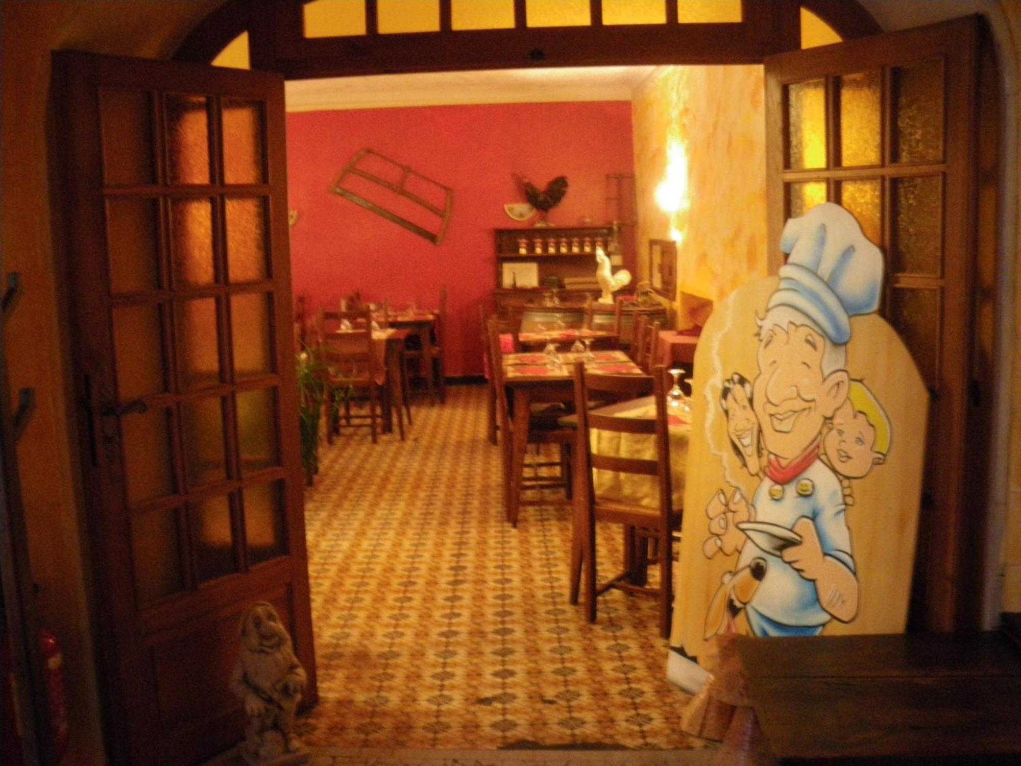 Hotel Restaurant Du Lion D'Or Château-Chinon Esterno foto
